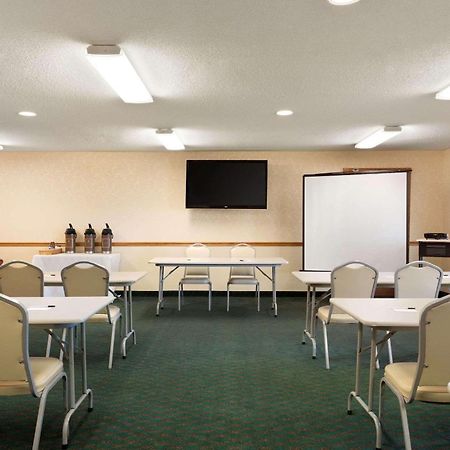Country Inn & Suites By Radisson, Mason City, Ia Kültér fotó