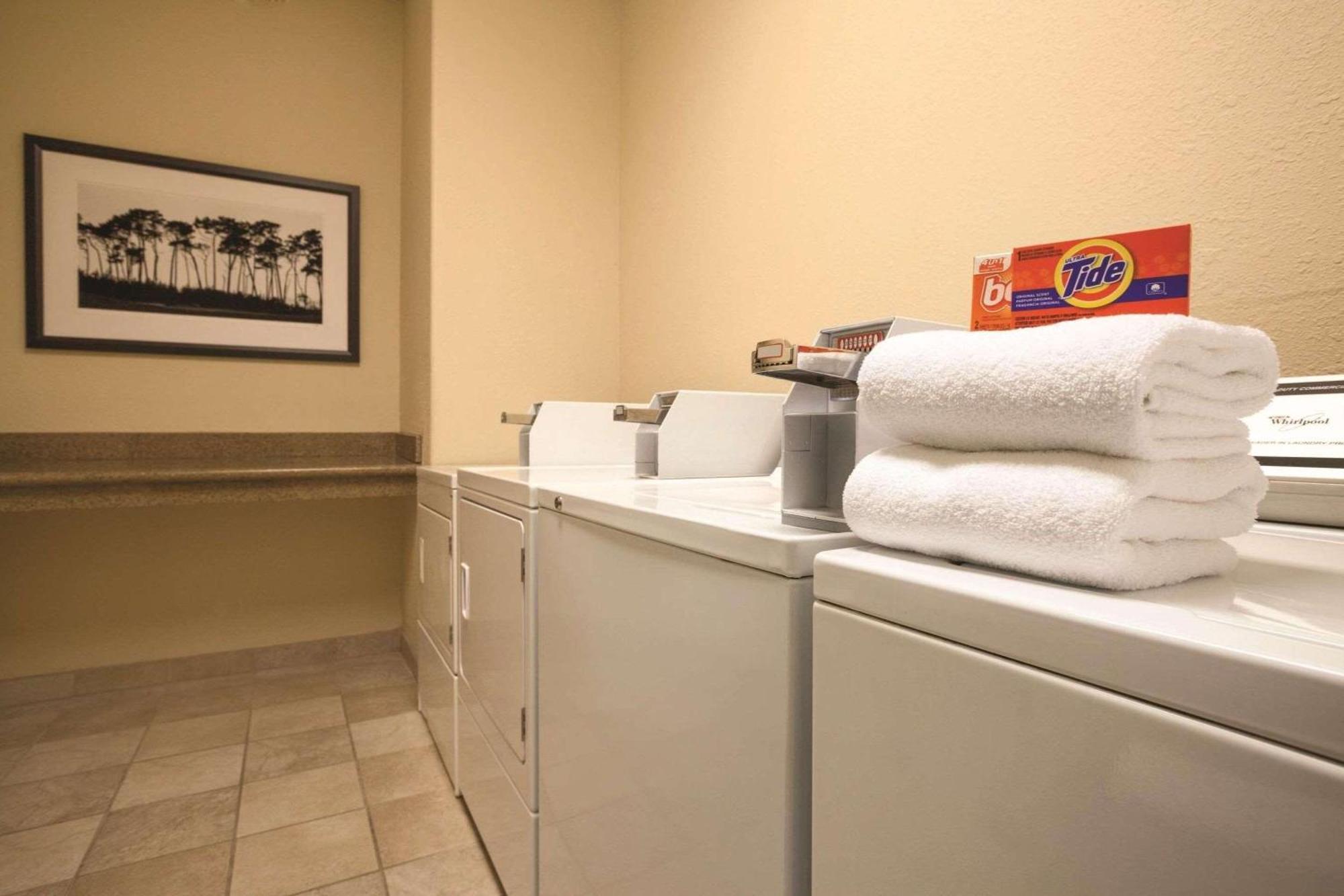 Country Inn & Suites By Radisson, Mason City, Ia Kültér fotó